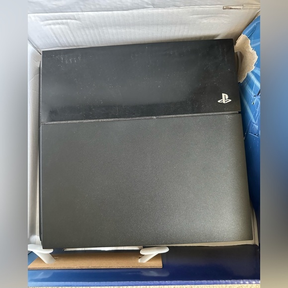 Sony PlayStation PS4 Console ONLY - Picture 1 of 2